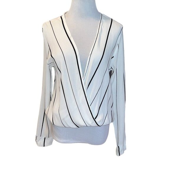 HONEY PUNCH WOMEN WHITE BLACK STRIPED WRAP BLOUSE STYLE T1758C SIZE SMALL V NECK - Picture 1 of 9